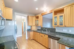 811 Northpoint Lp, Brownsville, OR 97327 - Photo 11