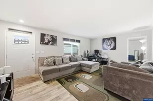 5217 Silver Lp NE, Salem, OR 97305 - Photo 3