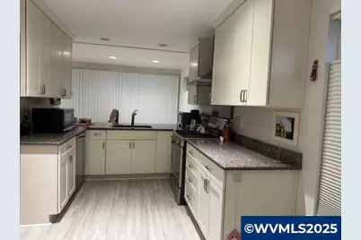 3235 Oakcrest Dr NW, Salem, OR 97304 - Photo 5