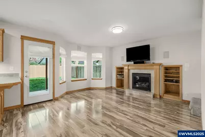 1061 Argon Av, Eugene, OR 97404 - Photo 15