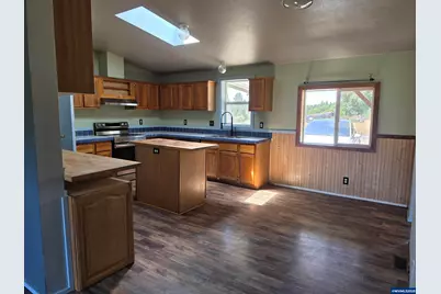 34125 E Lacomb Rd, Lebanon, OR 97355 - Photo 11