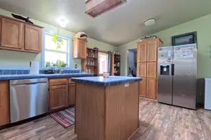 34125 E Lacomb Rd, Lebanon, OR 97355 - Photo 19