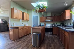 34125 E Lacomb Rd, Lebanon, OR 97355 - Photo 11