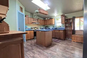 34125 E Lacomb Rd, Lebanon, OR 97355 - Photo 15