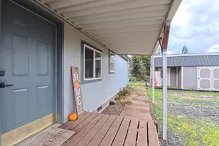 34125 E Lacomb Rd, Lebanon, OR 97355 - Photo 3