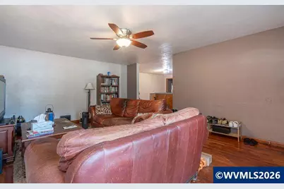 2530 Wayside Ter NE, Salem, OR 97301 - Photo 9