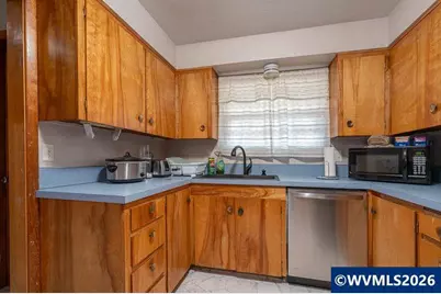 2530 Wayside Ter NE, Salem, OR 97301 - Photo 13