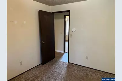 1874 Cedarcrest Dr S, Salem, OR 97306 - Photo 15