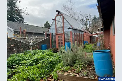 1874 Cedarcrest Dr S, Salem, OR 97306 - Photo 25