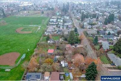 2515 Hollywood Dr NE, Salem, OR 97305 - Photo 5