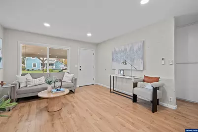 547 Fir St, Woodburn, OR 97071 - Photo 5