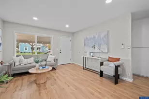 547 Fir St, Woodburn, OR 97071 - Photo 5