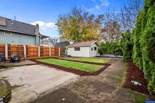 547 Fir St, Woodburn, OR 97071 - Photo 23