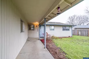 280 Honeysuckle St, Lebanon, OR 97567 - Photo 3