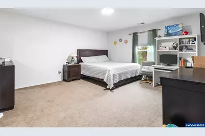 1241 Dahlia St, Woodburn, OR 97071 - Photo 17