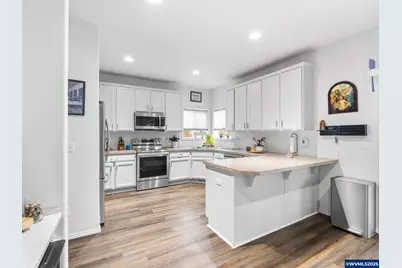 1241 Dahlia St, Woodburn, OR 97071 - Photo 7