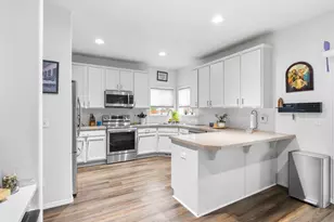 1241 Dahlia St, Woodburn, OR 97071 - Photo 7