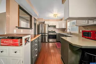 304 5th St NW, Sublimity, OR 97385 - Photo 17