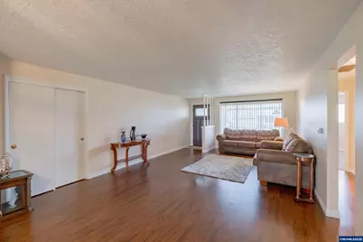 474 E Clackamas Cir, Woodburn, OR 97071 - Photo 9