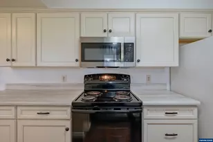 474 E Clackamas Cir, Woodburn, OR 97071 - Photo 19