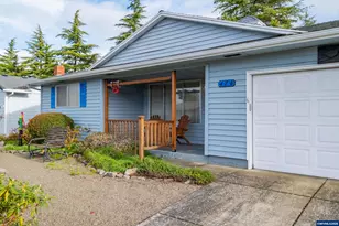 474 E Clackamas Cir, Woodburn, OR 97071 - Photo 5