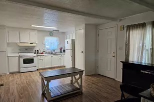 876 41st Pl NE, Salem, OR 97301 - Photo 5