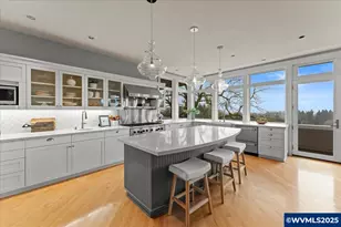 3252 Mt Kuebler Dr S, Salem, OR 97302 - Photo 9