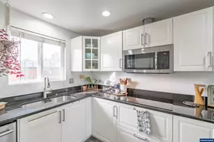 213 NW Lalack Ct, Dallas, OR 97338 - Photo 13