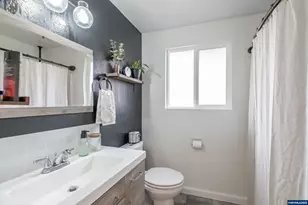 213 NW Lalack Ct, Dallas, OR 97338 - Photo 39