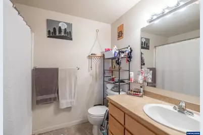 1910 18th Av, Sweet Home, OR 97386 - Photo 17