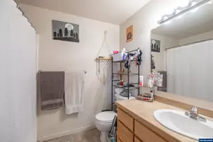 1910 18th Ave, Sweet Home, OR 97386 - Photo 17