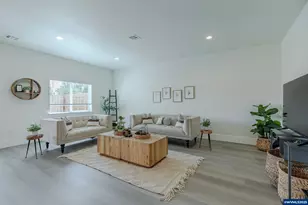 729 Periander Wy, Harrisburg, OR 97446 - Photo 3