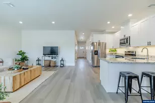 729 Periander Wy, Harrisburg, OR 97446 - Photo 7