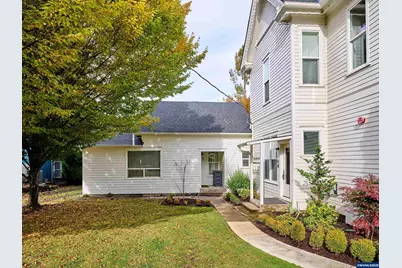 412 W Main St, Silverton, OR 97381 - Photo 17