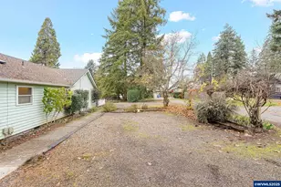 390 Salem Heights Ave S, Salem, OR 97302 - Photo 7