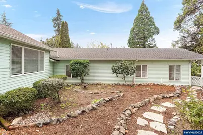 390 Salem Heights Av S, Salem, OR 97302 - Photo 11