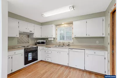 390 Salem Heights Av S, Salem, OR 97302 - Photo 15
