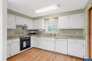 390 Salem Heights Ave S, Salem, OR 97302 - Photo 15