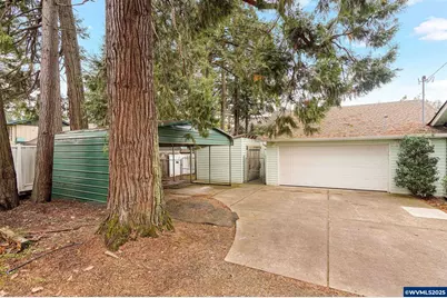 390 Salem Heights Av S, Salem, OR 97302 - Photo 9