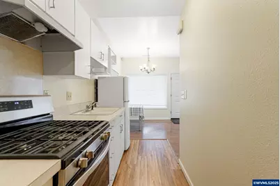 390 Salem Heights Av S, Salem, OR 97302 - Photo 33