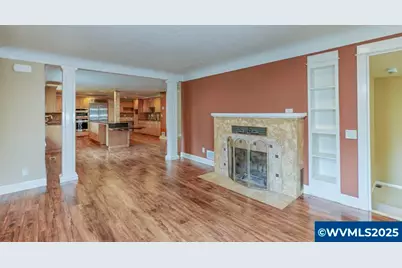 1090 E Ellendale Dr, Dallas, OR 97338 - Photo 3