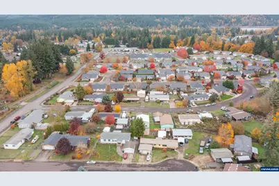1221 49th St, Sweet Home, OR 97389 - Photo 15
