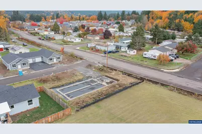 1221 49th St, Sweet Home, OR 97389 - Photo 7