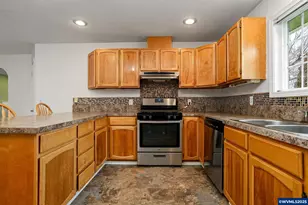 579 E Robidoux St, Stayton, OR 97383 - Photo 17