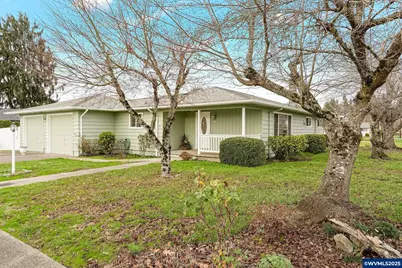 579 E Robidoux St, Stayton, OR 97383 - Photo 3