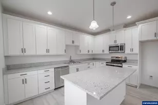 2474 Roll Tide (-2476) Ct, Lebanon, OR 97355 - Photo 9