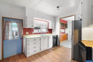 1905 Waverly Dr SE, Albany, OR 97322 - Photo 11