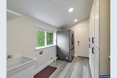 1006 Well St, Silverton, OR 97381 - Photo 13