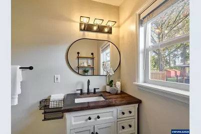 1006 Well St, Silverton, OR 97381 - Photo 19