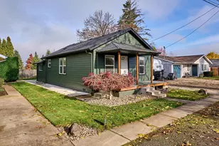 1006 Well St, Silverton, OR 97381 - Photo 3